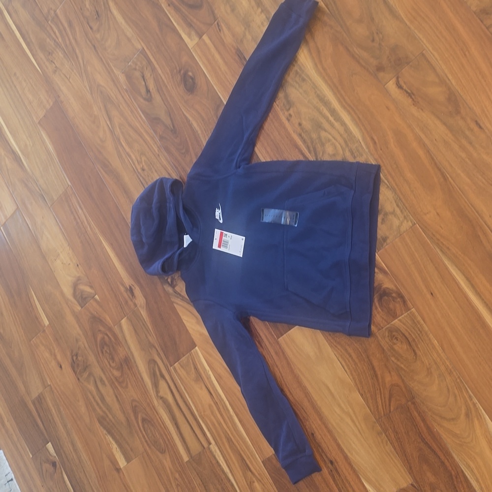 Nike Boys Sweatshirt NWT Size Large. Navy Blue